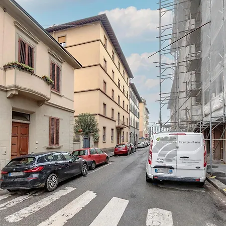 아파트 Rossini 4 *